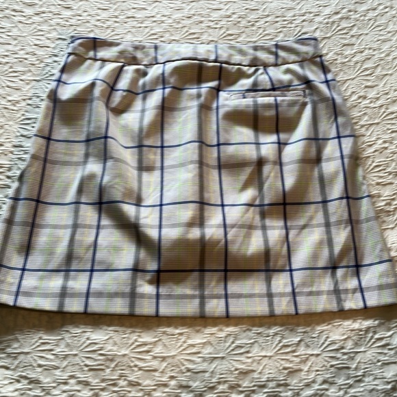 Gray white yellow blue green izod performx size 4 skort w/white shorts attached - Picture 5 of 15